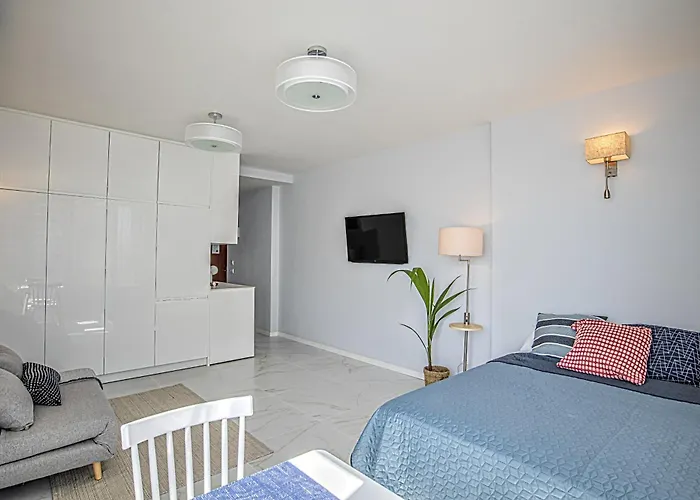 Elegant Studio With Pool And Seaview